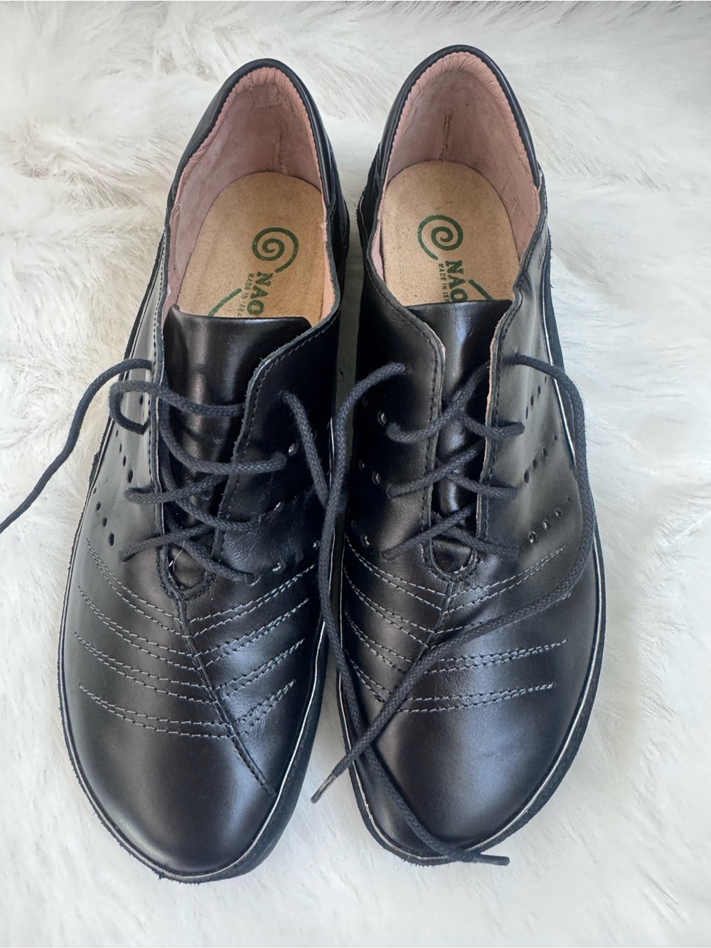 Naot Black Leather Lace-Up Oxfords